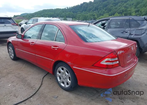 2005 Mercedes-Benz C 240 Luxury 4Matic z USA, uszkodzony, nr VIN WDBRF81J35F571898